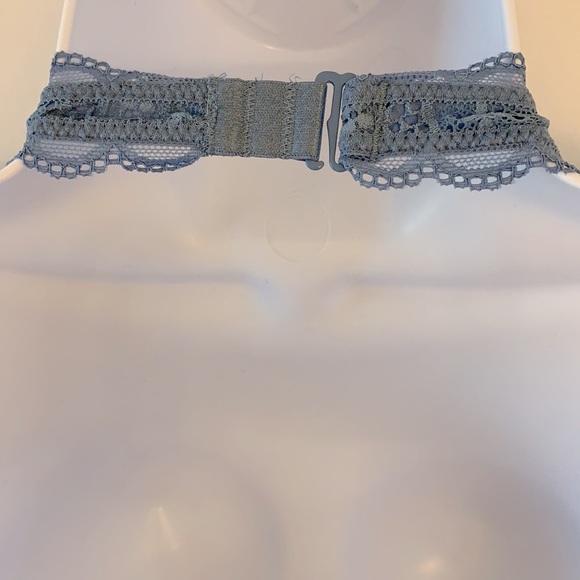 Victoria’s Secret Blue Lace Halter Bralette - Picture 5 of 8